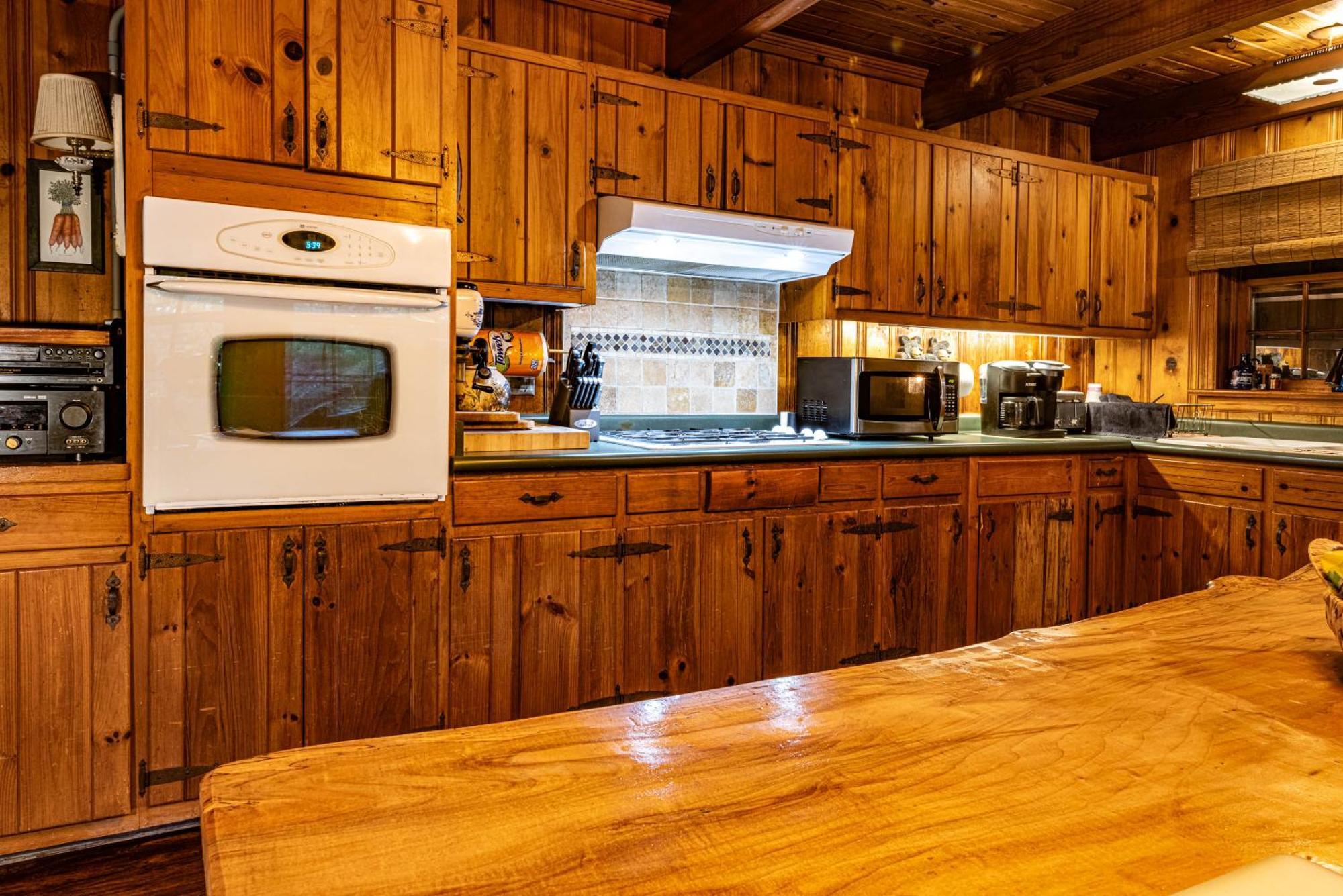 Bear Creek Lodge And Cabins In Helen Ga - Pet Friendly, River On Property, Walking Distance To Downtown הלן מראה חיצוני תמונה