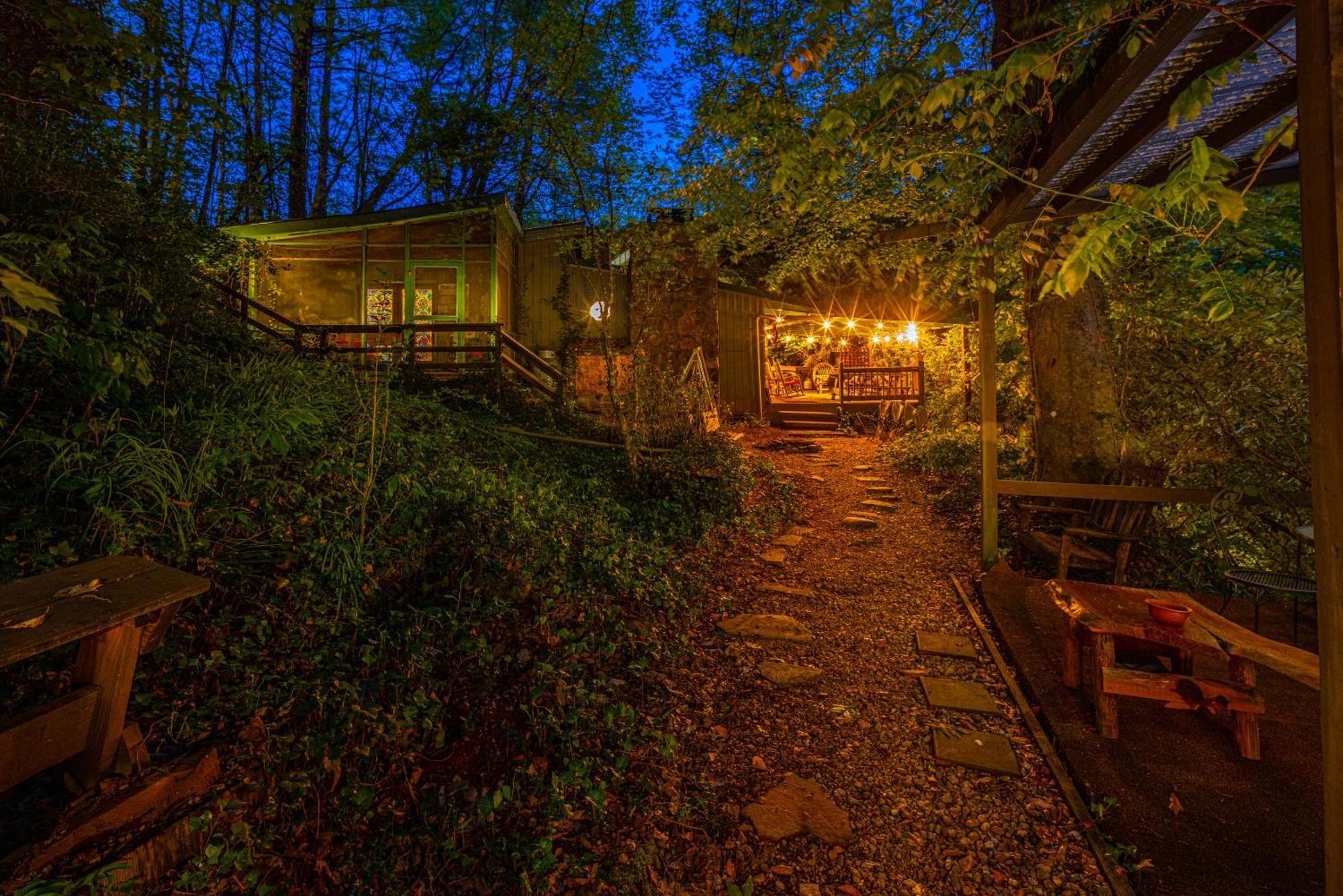 Bear Creek Lodge And Cabins In Helen Ga - Pet Friendly, River On Property, Walking Distance To Downtown הלן מראה חיצוני תמונה