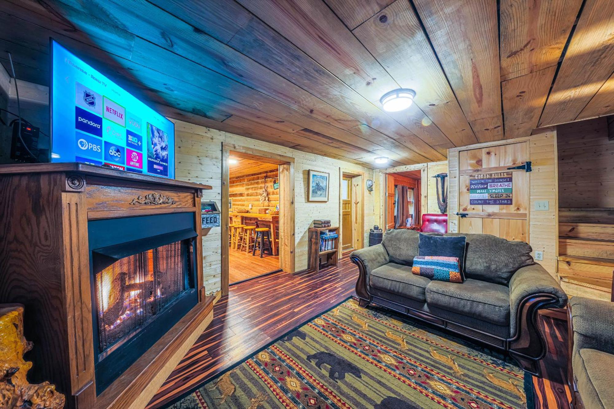 Bear Creek Lodge And Cabins In Helen Ga - Pet Friendly, River On Property, Walking Distance To Downtown הלן מראה חיצוני תמונה