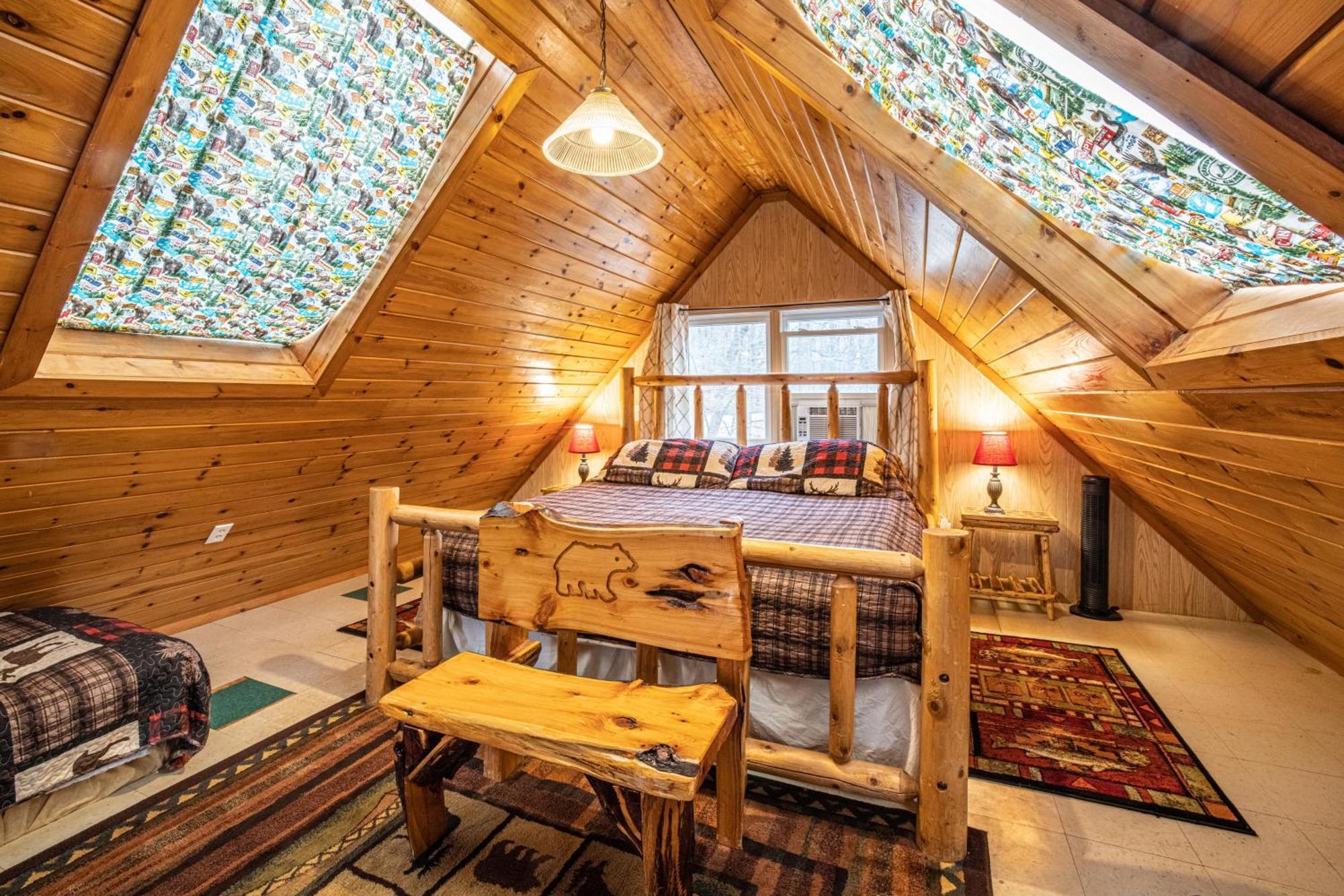 Bear Creek Lodge And Cabins In Helen Ga - Pet Friendly, River On Property, Walking Distance To Downtown הלן מראה חיצוני תמונה