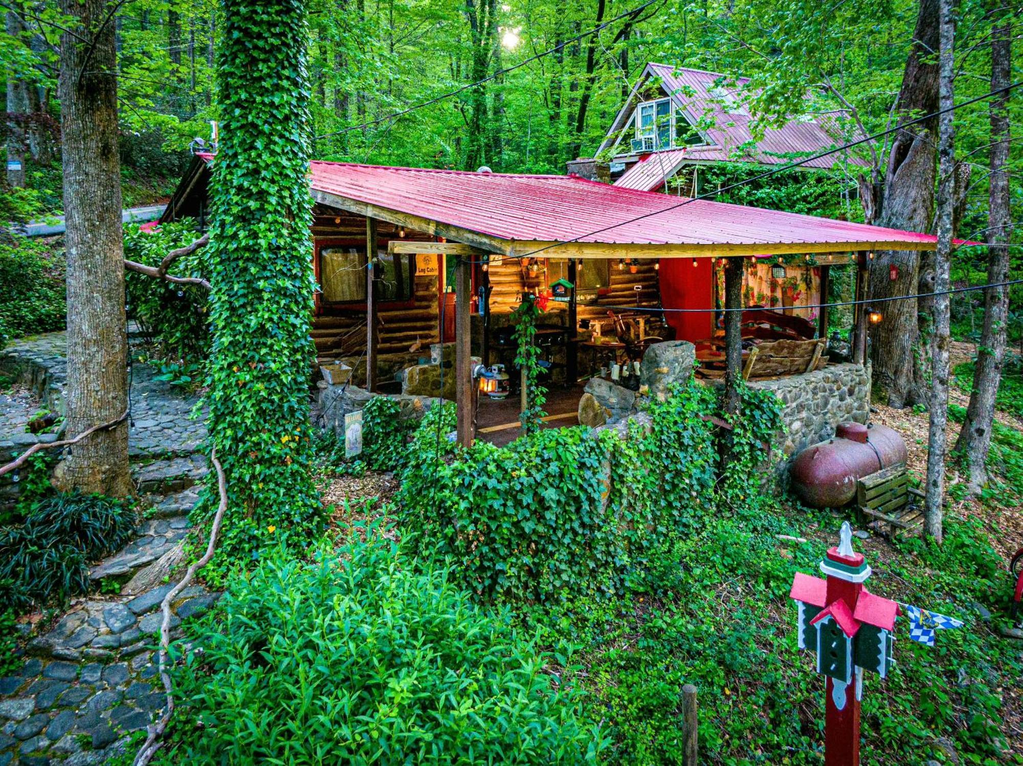 Bear Creek Lodge And Cabins In Helen Ga - Pet Friendly, River On Property, Walking Distance To Downtown הלן מראה חיצוני תמונה