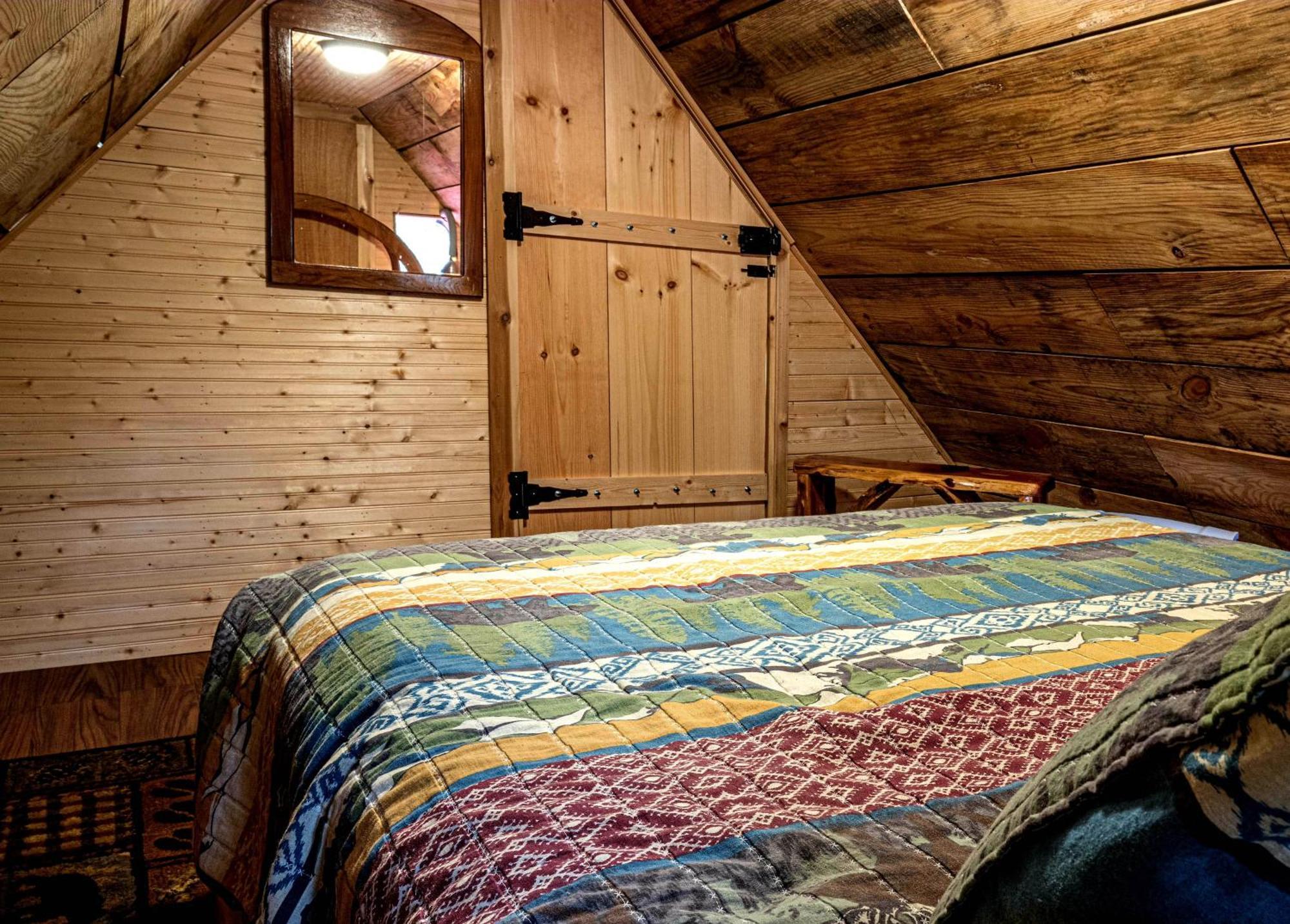 Bear Creek Lodge And Cabins In Helen Ga - Pet Friendly, River On Property, Walking Distance To Downtown הלן מראה חיצוני תמונה