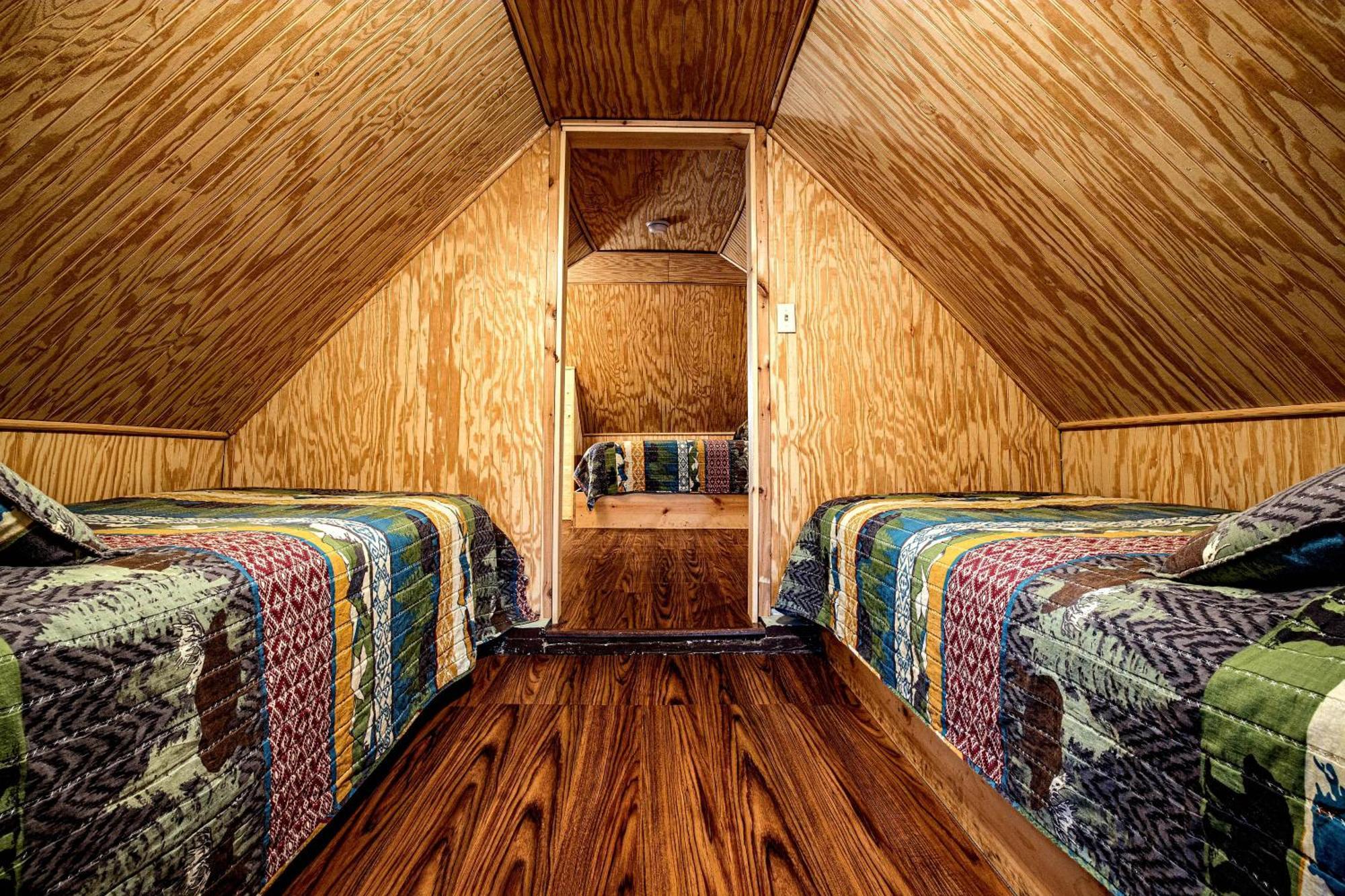 Bear Creek Lodge And Cabins In Helen Ga - Pet Friendly, River On Property, Walking Distance To Downtown הלן מראה חיצוני תמונה